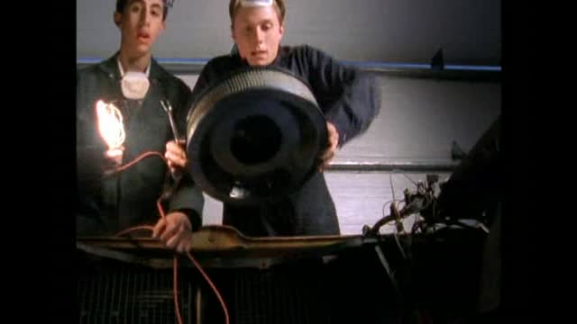 fait.moi.peur.7x06.L.Histoire.de.l.autoroute.13.DVDRip.Santant