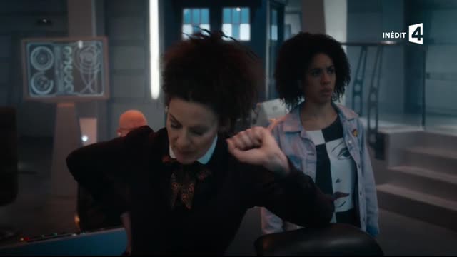 Doctor.Who.2005.S10E11.FRENCH.HDTV.x264-AMB3R