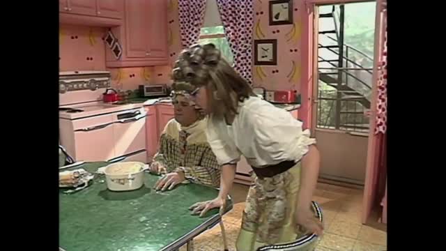 La Petite Vie S02E08 FRENCH 720p WEB-DL H264-CHELL