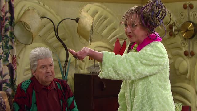 La.Petite.Vie.S05E02.FRENCH.1080p.WEB.H264-TFA