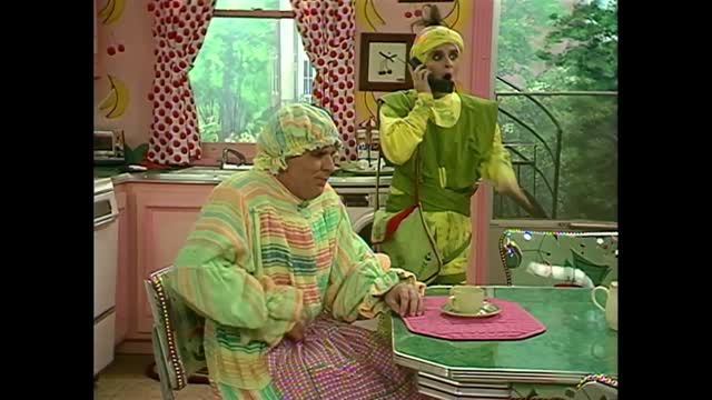 La Petite Vie S01E09 FRENCH 720p WEB-DL H264-CHELL