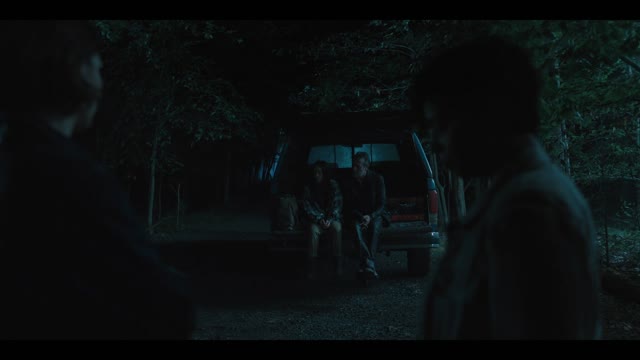 THE WALKING DEAD - DEAD CITY S01 E01 - De vieilles connaissances