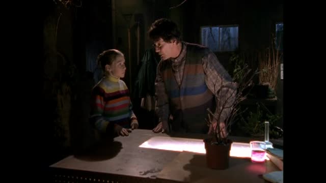 fait.moi.peur.7x07.L.Histoire.du.reanimateur.DVDRip.Santant