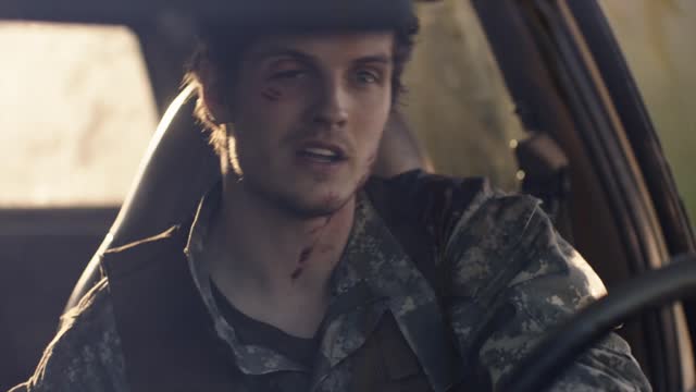 FEAR THE WALKING DEAD S03 E05 - Brûler dans l'eau, se noyer dans les flammes