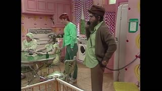 La Petite Vie S03E02 FRENCH 720p WEB-DL H264-CHELL
