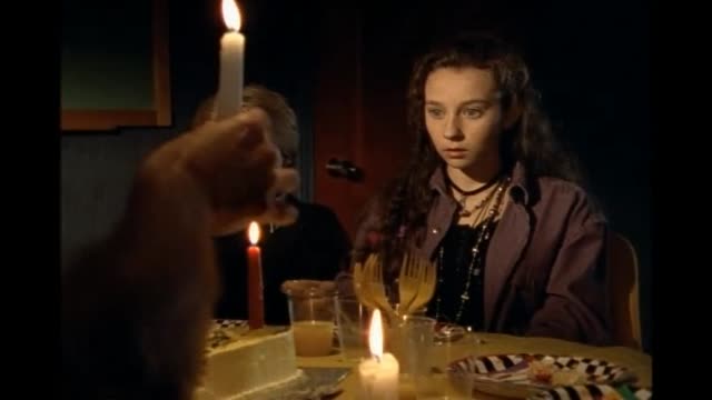 Fais moi peur - 4x10 - L'histoire du fantôme du feu