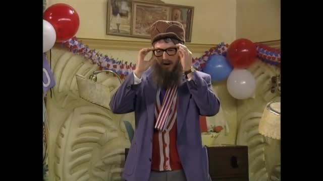 La Petite Vie S04E01 FRENCH 720p WEB-DL H264-CHELL