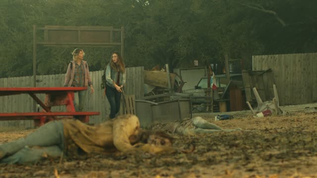 FEAR THE WALKING DEAD S04 E04 - Enterré
