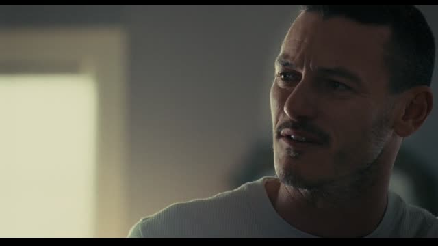 The Girl On The Train (2013)