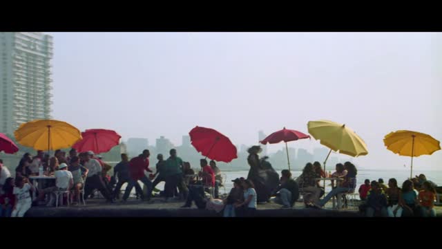 - Kadhalar Dhinam (1999) Tamil  Kunal and Sonali Bendre