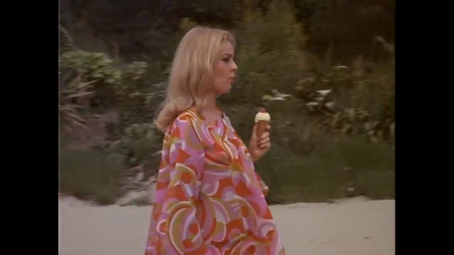 Monkees - 2x6 - I Was A 99 Pound Weakling