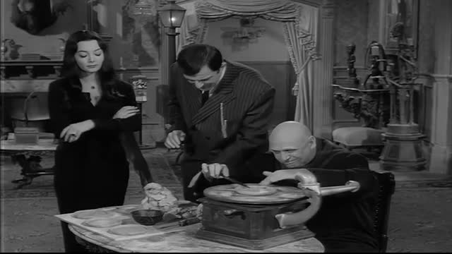 Addams Family - 2x24 - Ophelia Visits Morticia