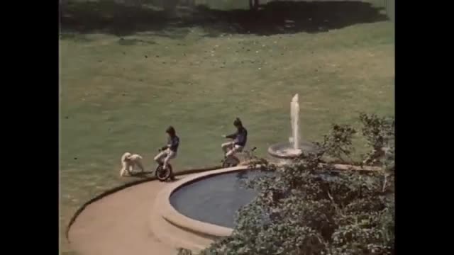 Monkees - 1x12 - I've Got a Little Song Here