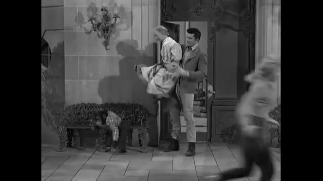 Beverly Hillbillies - 2x31 - The Continental Touch