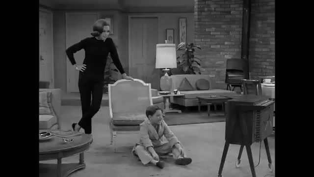 Dick Van Dyke - 2x32 - When A Bowling Pin Talks, Listen