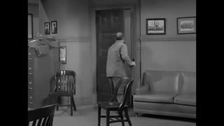 Dick Van Dyke - 4x8 - The Alan Brady Show Goes To Jail