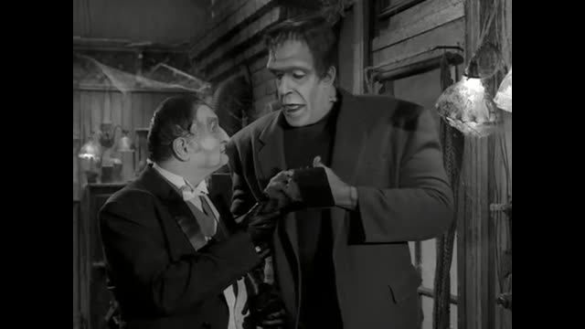 Munsters - 2x6 - Happy 100th Anniversary