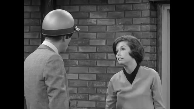 Dick Van Dyke - 4x31 - Br-rooom, Br-rooom