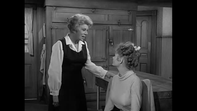 Petticoat Junction - 1x17 - My Daughter The Doctor