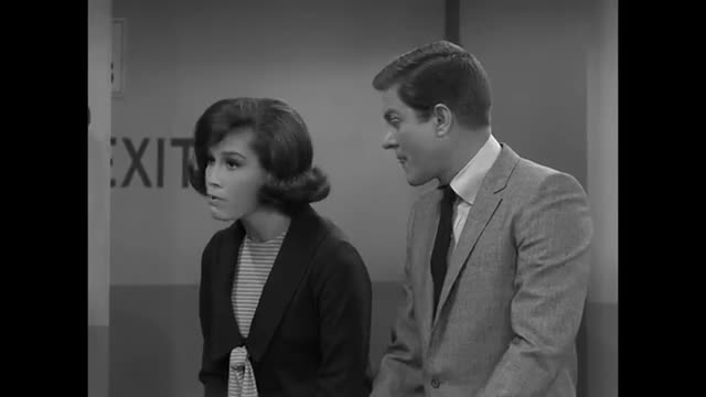 Dick Van Dyke - 4x15 - Brother, Can You Spare $2500