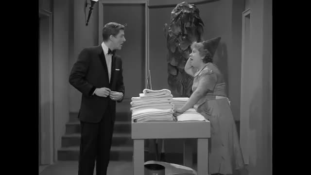 Dick Van Dyke - 5x23 - Bad Reception In Albany