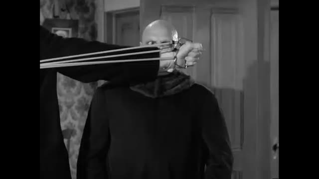 Addams Family - 2x18 - Fester Goes On A Diet