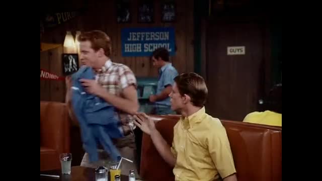 Happy Days - 3x11 - Three On A Porch