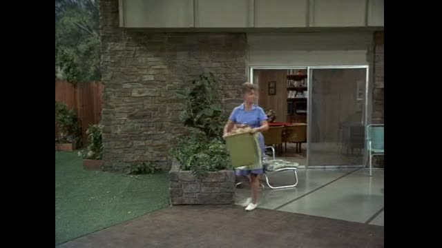 Brady Bunch - 3x13 - The Not-So-Rose-Colored Glasses