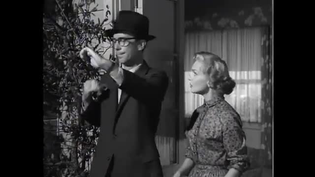 Dennis The Menace - 1x16 - Dennis And The Bike