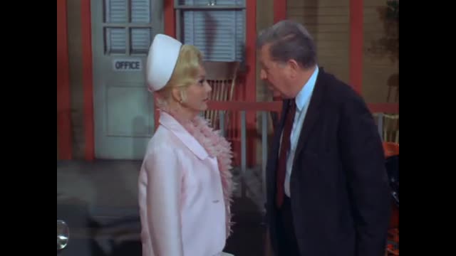 Green Acres - 1x27 - Never Look A Gift Tractor In The Mouth
