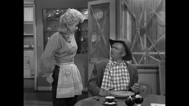 Beverly Hillbillies - 2x33 - Granny Learns To Drive
