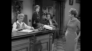 Petticoat Junction - 1x38 - The Genghis Keane Story