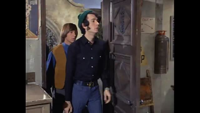 Monkees - 1x29 - The Monkees Get Out More Dirt