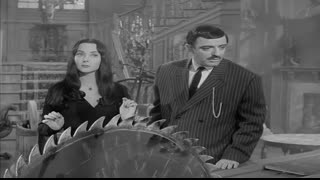Addams Family - 2x30 - Ophelia's Grand Career