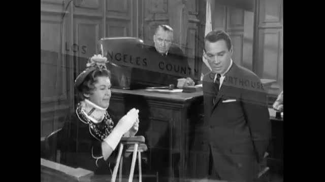 Beverly Hillbillies - 1x32 - The Clampetts In Court