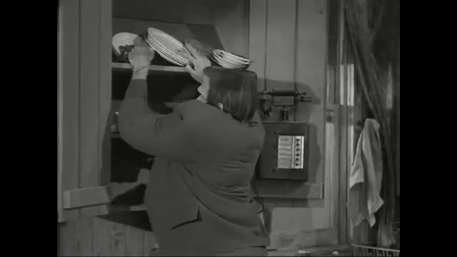 The Munsters - 2x21 - The Fregosi Emerald