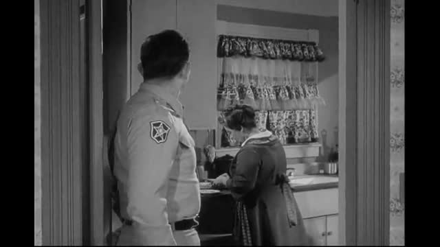 Andy Griffith - 1x32 - Bringing Up Opie