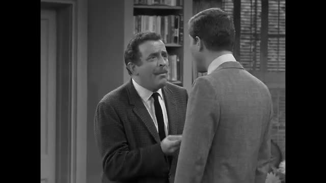 Dick Van Dyke - 5x17 - The Making Of A Councilman