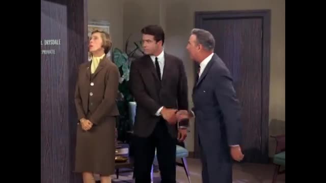 Beverly Hillbillies - 4x8 - The Courtship Of Elly