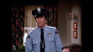 Happy Days - 3x9 - Fonzie The Flatfoot