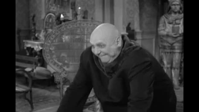Addams Family - 2x16 - Uncle Fester, Tycoon