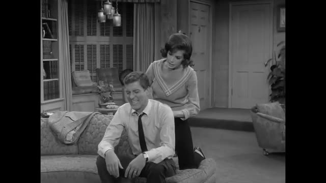 Dick Van Dyke - 5x8 - Odd But True