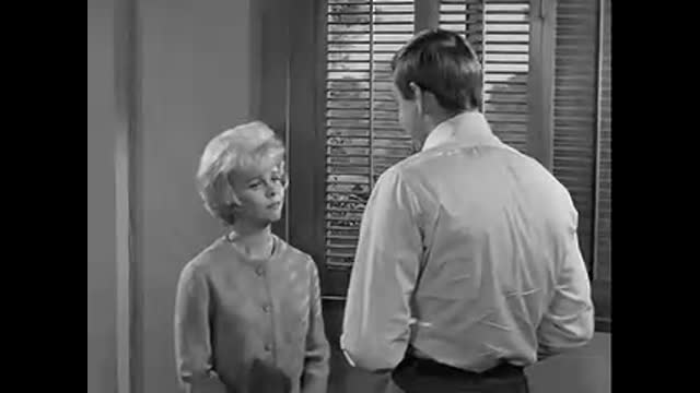 Addams Family - 1x9 - New Neighbors Meet The Addams Family