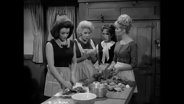 Petticoat Junction - 2x19 - Hooterville Crime Wave
