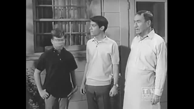 My Three Sons - 5x36 - Uncle Charley And The Redskins