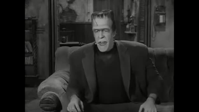 Munsters - 1x30 - Country Club Munsters