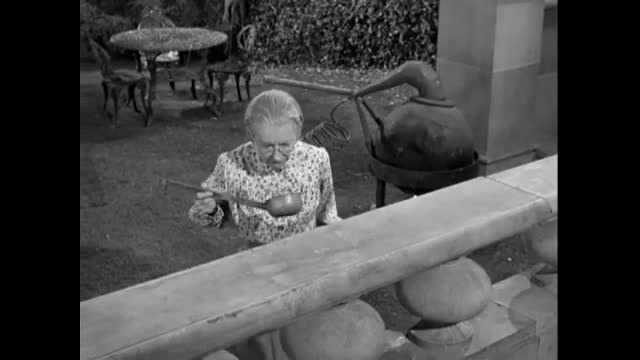 Beverly Hillbillies - 1x21 - Jed Plays Solomon