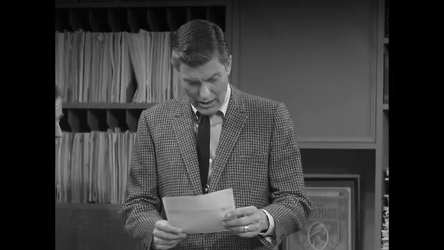 Dick Van Dyke - 5x28 - You Ought To Be In Pictures