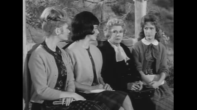 Petticoat Junction - 1x11 - Uncle Joe's Replacement