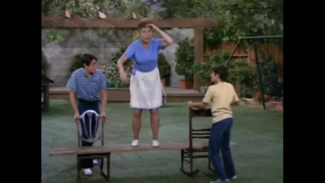 Brady Bunch - 2x17 - Coming-Out Party